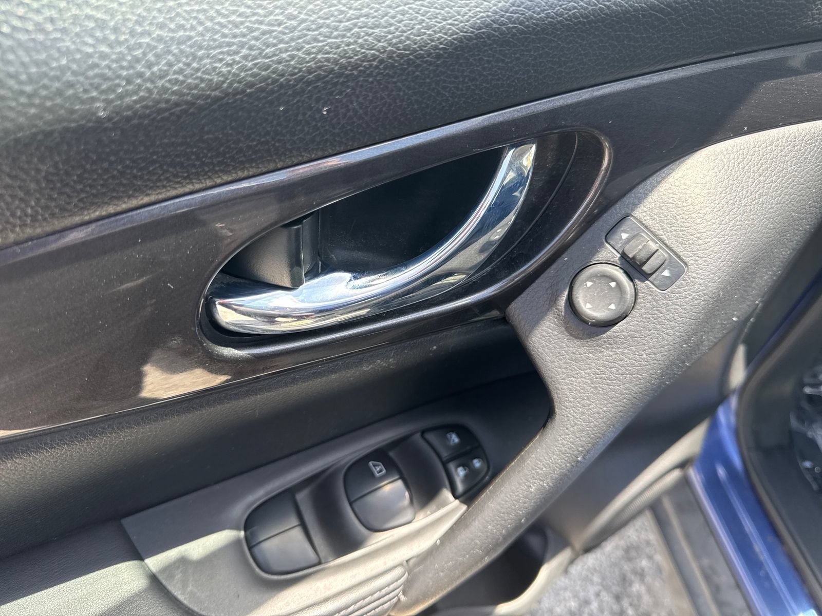 Used 2019 Nissan Rogue SV AWD/4WD image 23