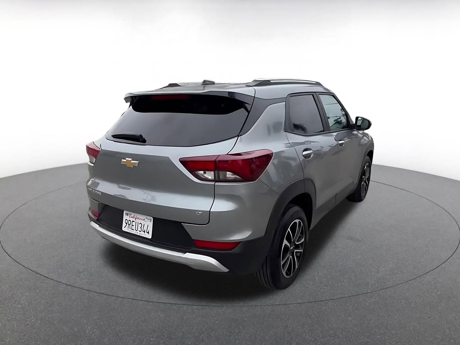 Used 2025 Chevrolet TrailBlazer LT FWD image 14