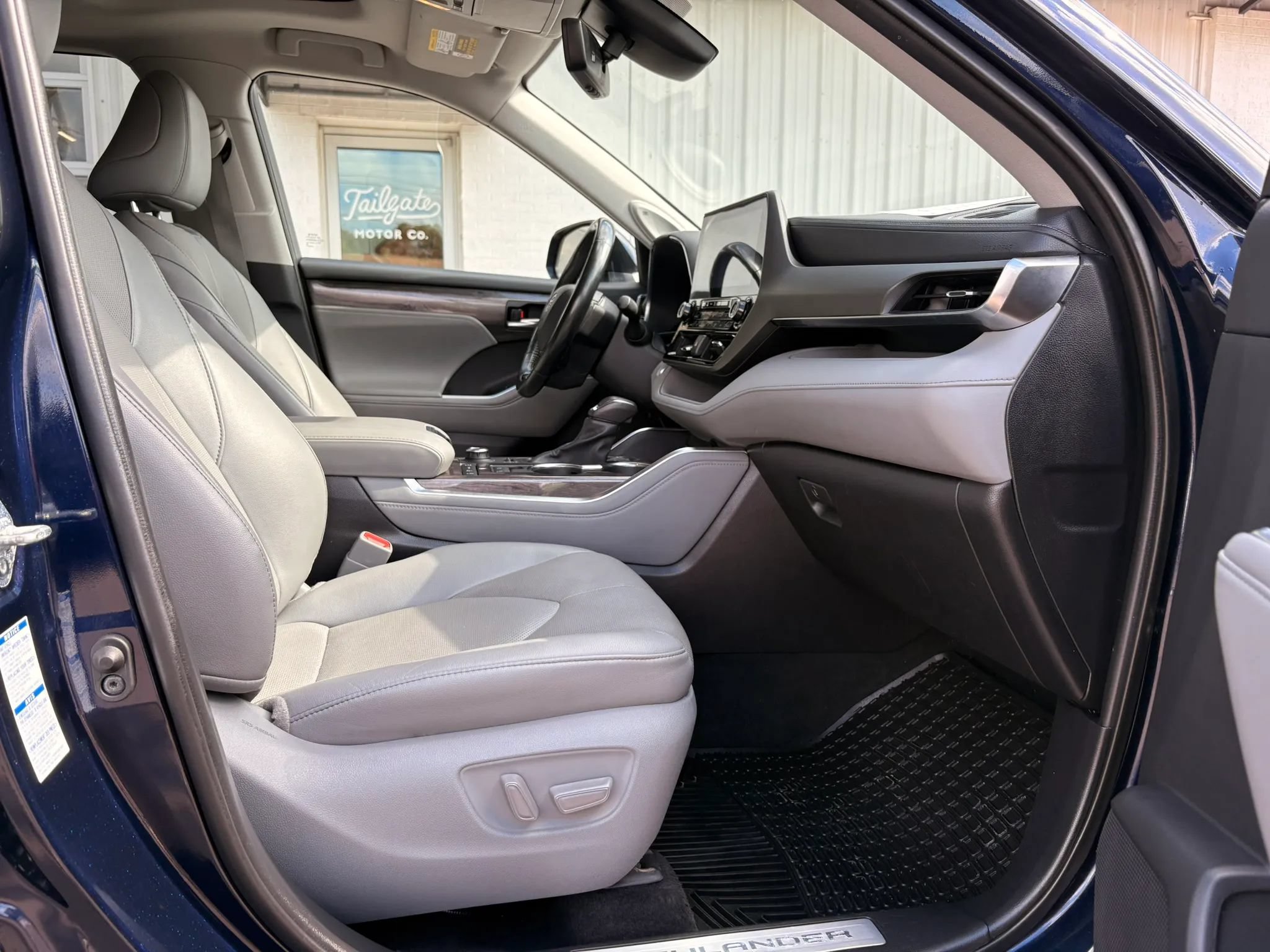Used 2021 Toyota Highlander Limited AWD/4WD image 13