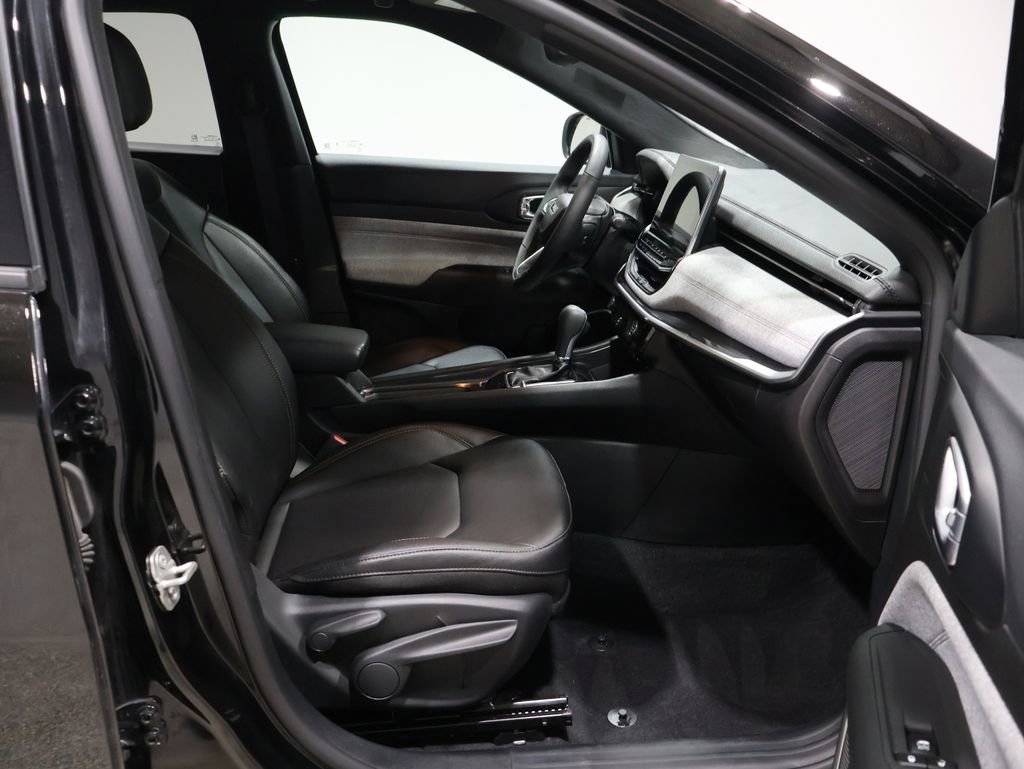 Used 2024 Jeep Compass Latitude image 22