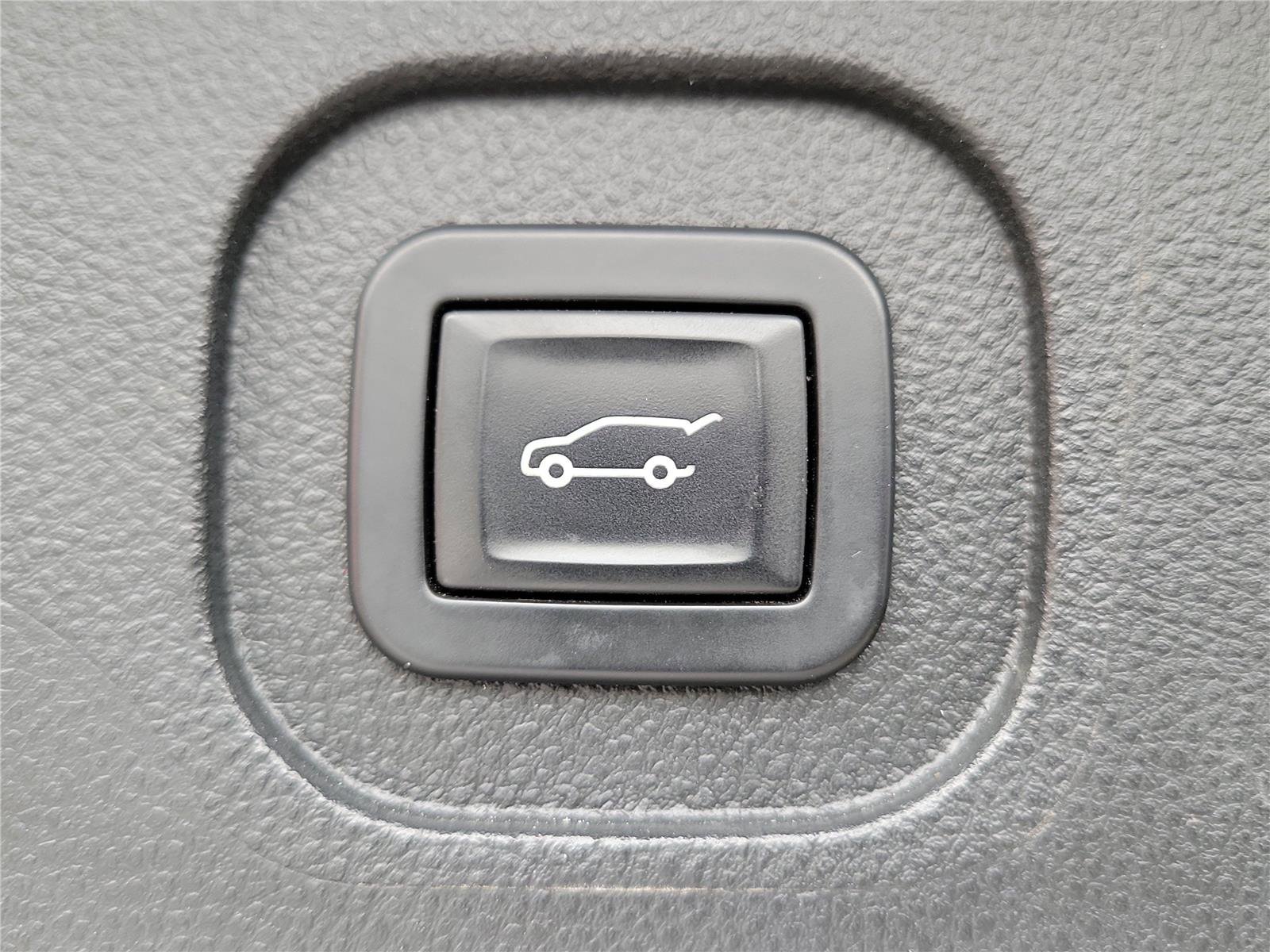 Used 2016 Chevrolet Equinox LT w/ Convenience Package image 8