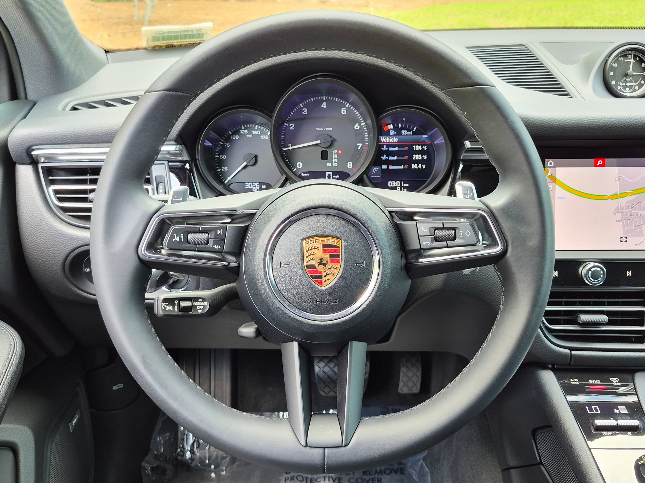 Certified 2026 Porsche Macan AWD/4WD image 8