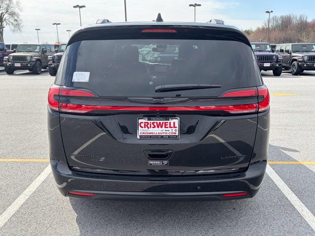 New 2026 Chrysler Pacifica Limited w/ S Appearance Package FWD image 6