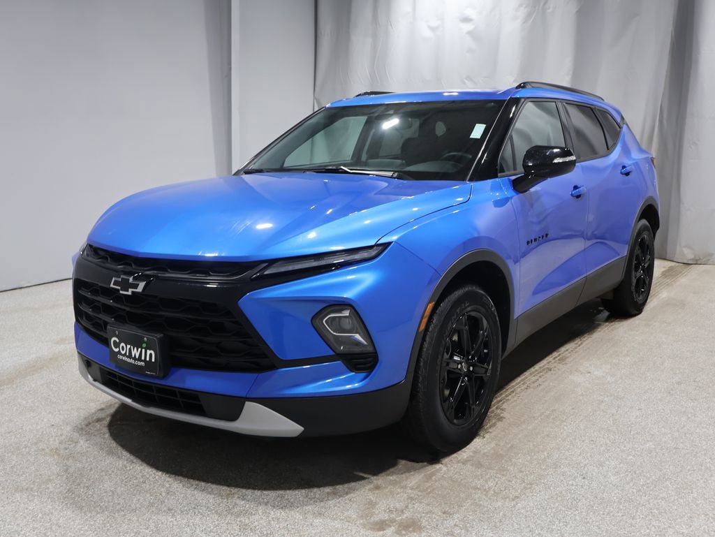 Used 2025 Chevrolet Blazer LT w/ Midnight/Sport Edition image 8