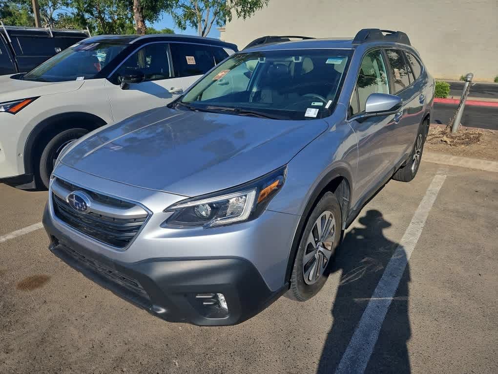 Used 2022 Subaru Outback Premium AWD/4WD image 1