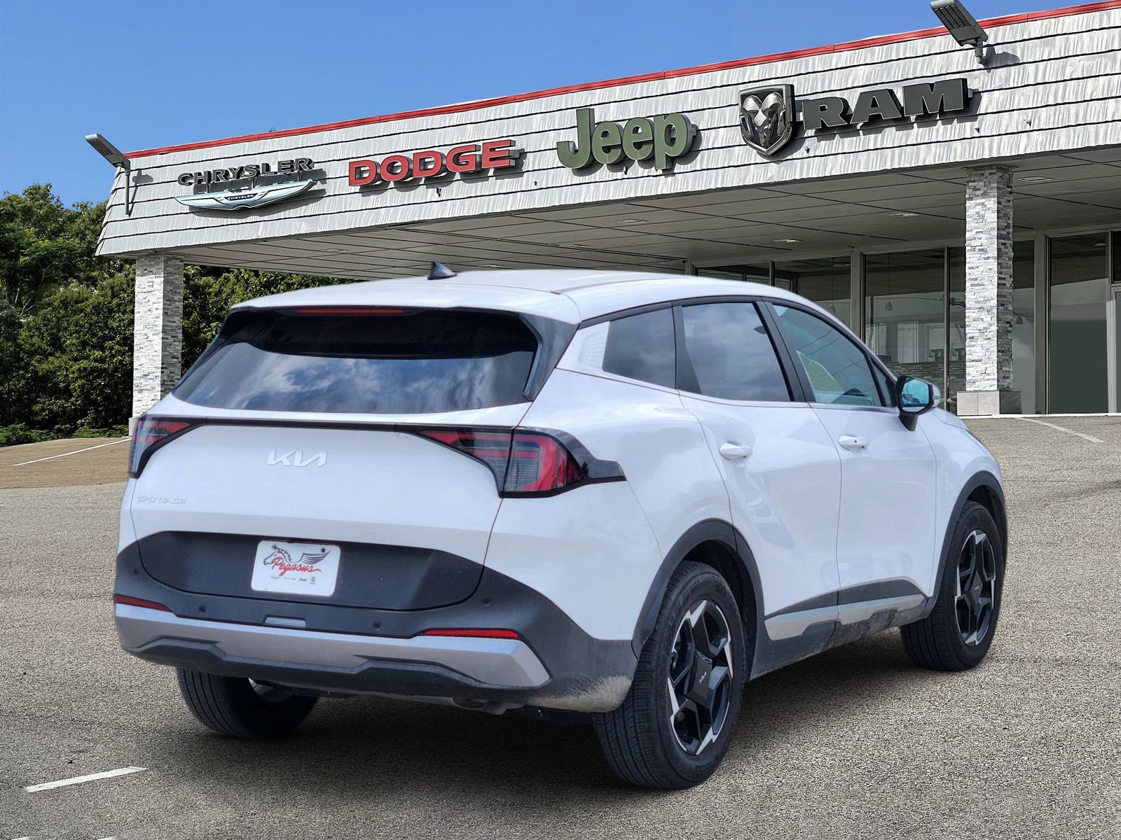 Used 2026 Kia Sportage EX image 5