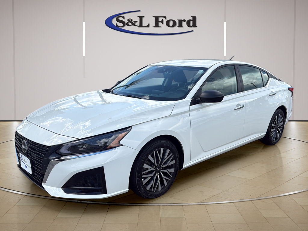 Used 2025 Nissan Altima 2.5 SV FWD image 1