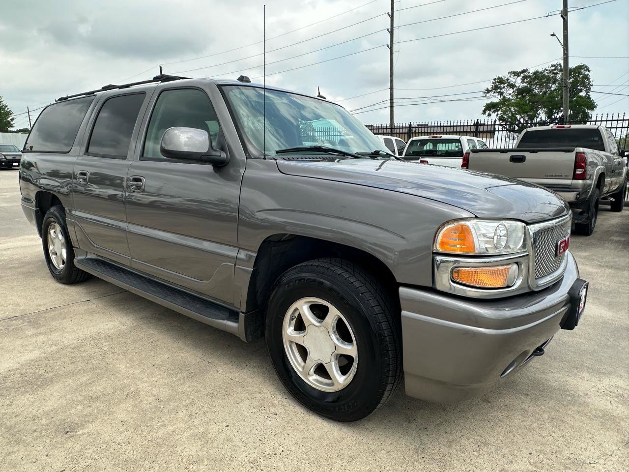 Used 2005 GMC Yukon XL Denali AWD/4WD image 7