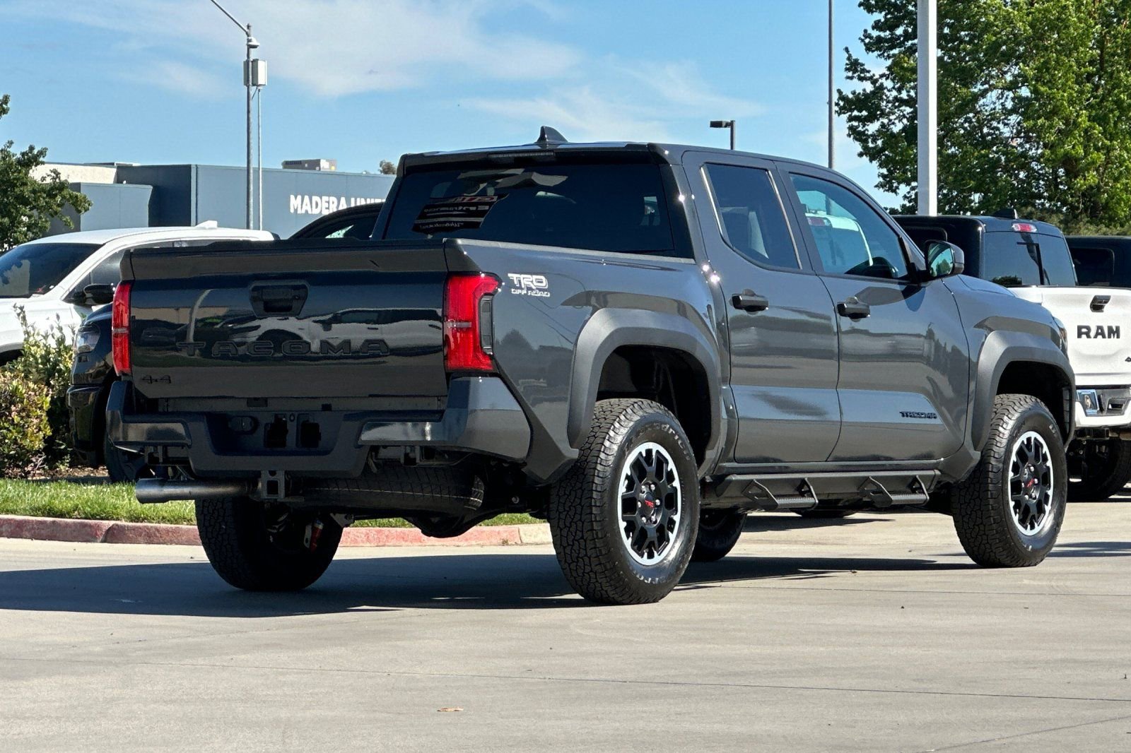 Used 2025 Toyota Tacoma TRD Off-Road AWD/4WD image 6