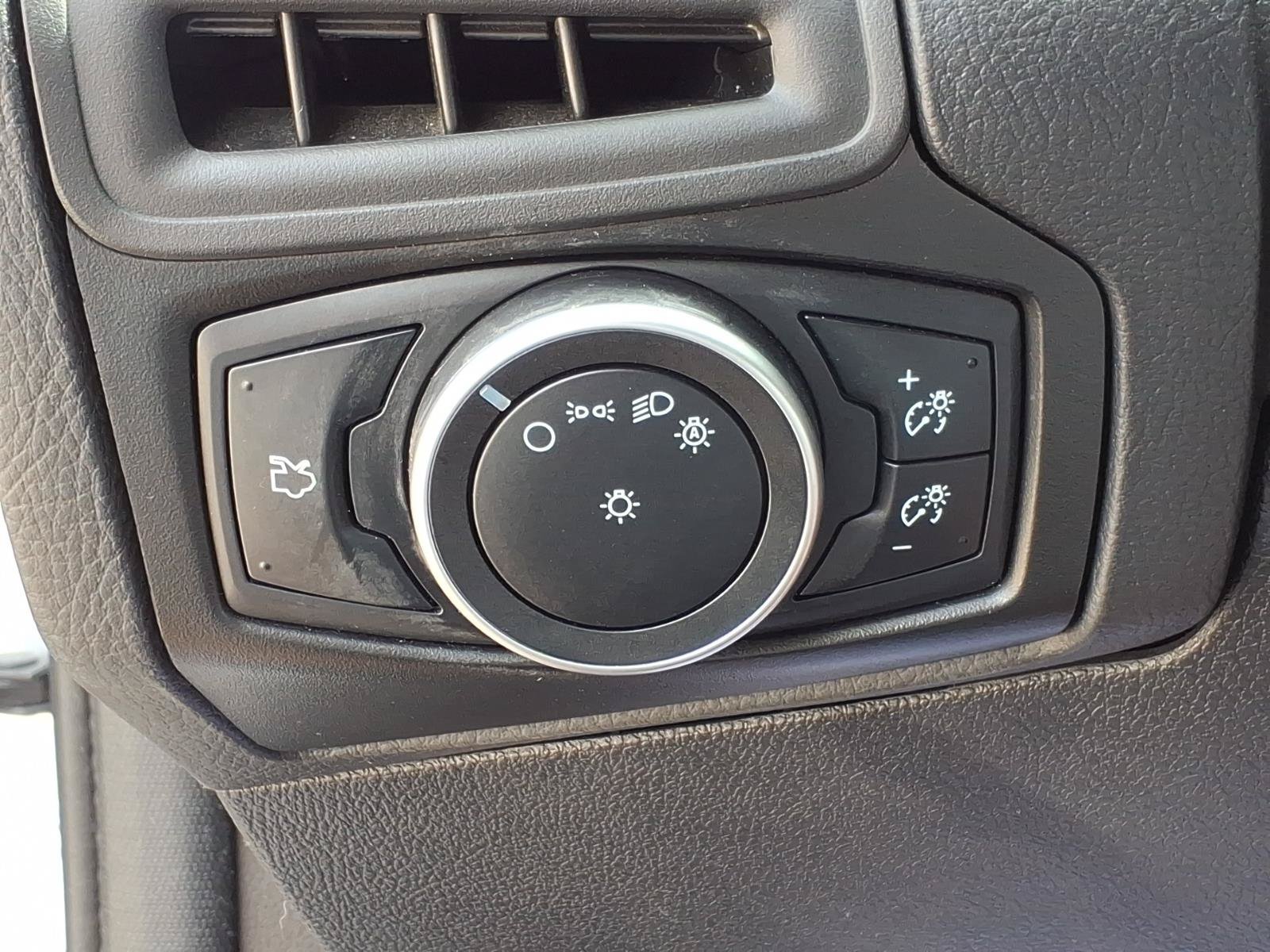Used 2015 Ford Focus SE w/ Interior Protection Package FWD image 16