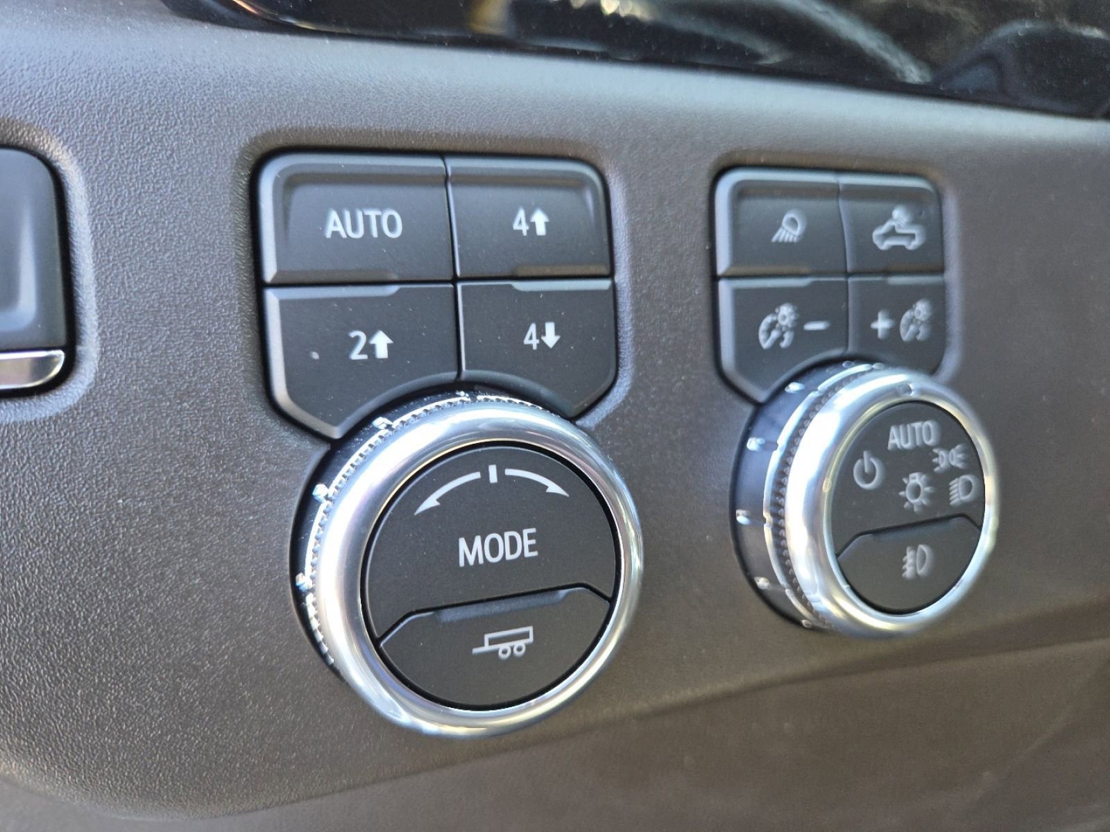 New 2026 GMC Sierra 1500 SLT w/ SLT Premium Plus Package image 8