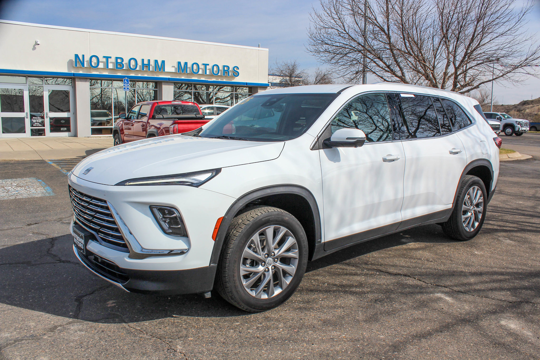 Used 2025 Buick Enclave Preferred AWD/4WD image 3