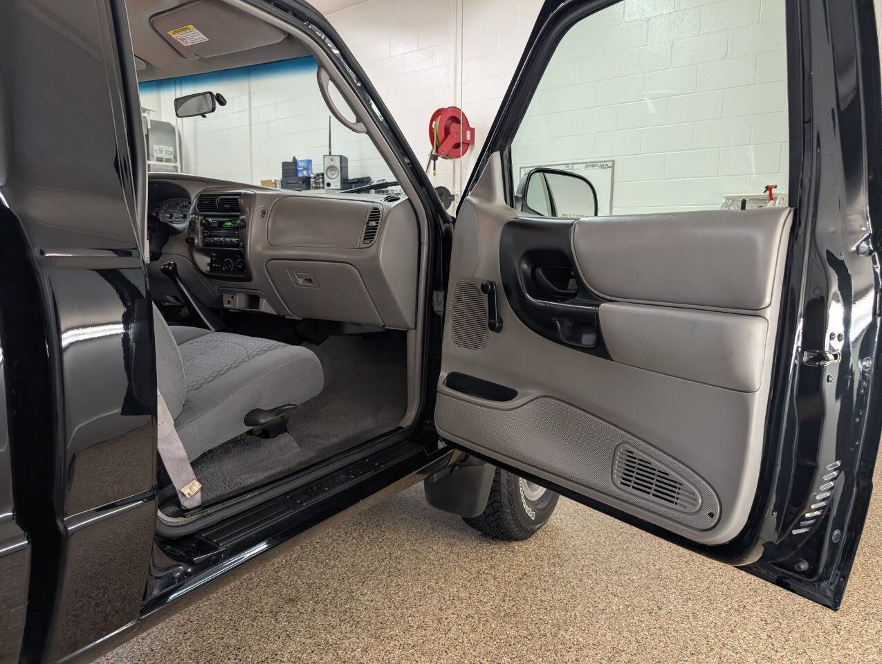 Used 2001 MAZDA B-Series Pickup 4x4 Regular Cab B3000 image 15