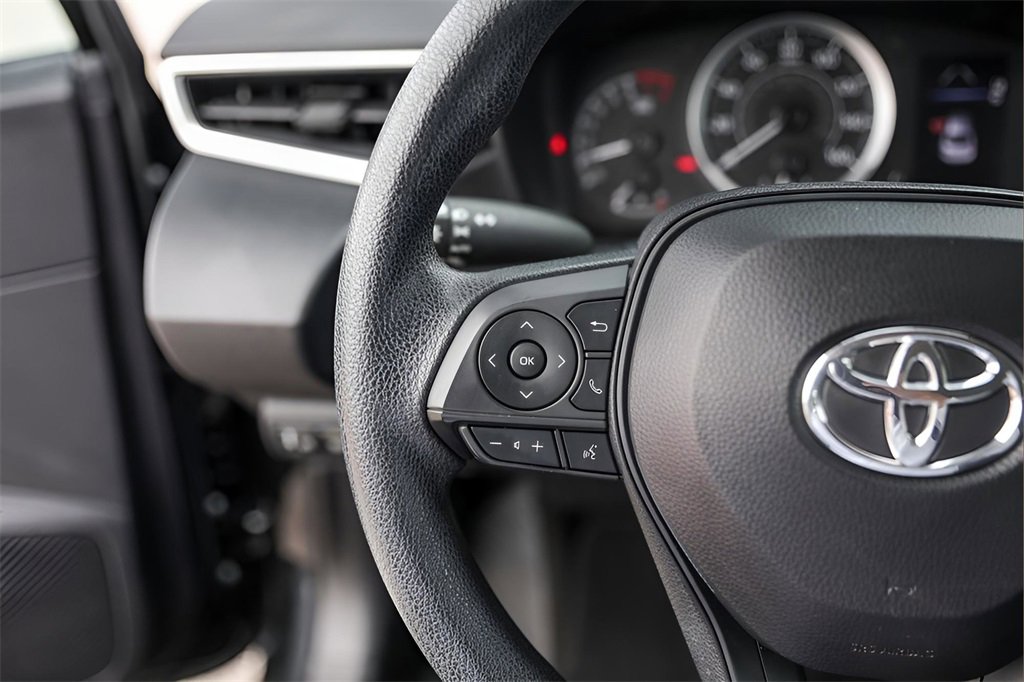 Used 2022 Toyota Corolla LE image 17