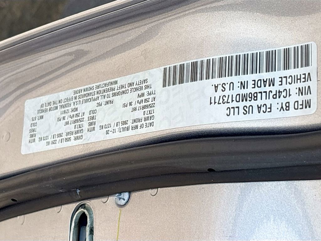 Used 2021 Jeep Cherokee Latitude Plus w/ Sun & Sound Group image 32