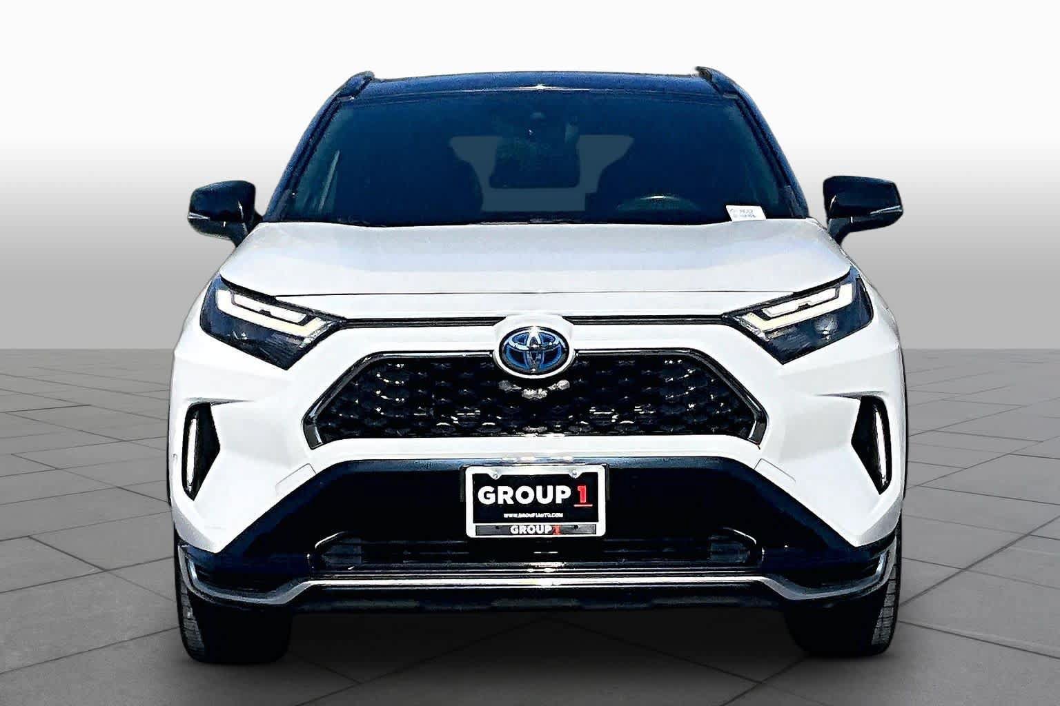Used 2023 Toyota RAV4 XSE AWD/4WD image 4