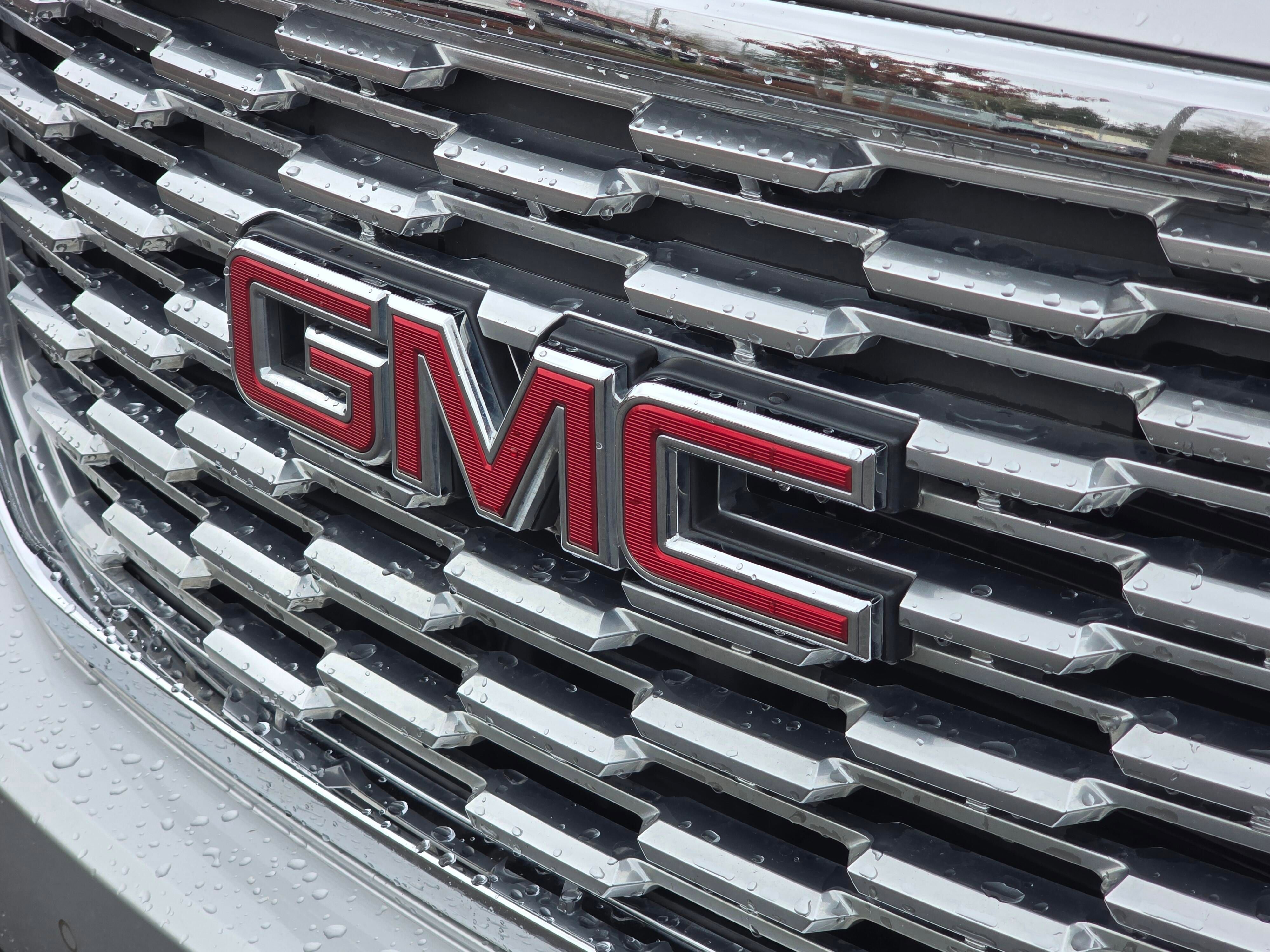 Used 2020 GMC Yukon XL Denali w/ Denali Premium Package image 11