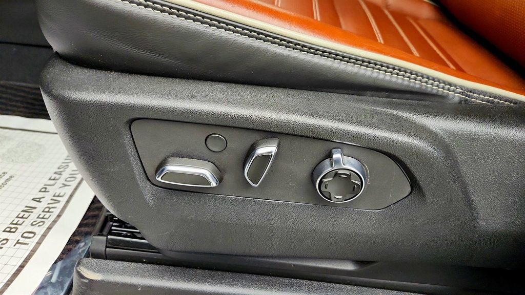 Used 2023 GMC Yukon Denali Ultimate image 11