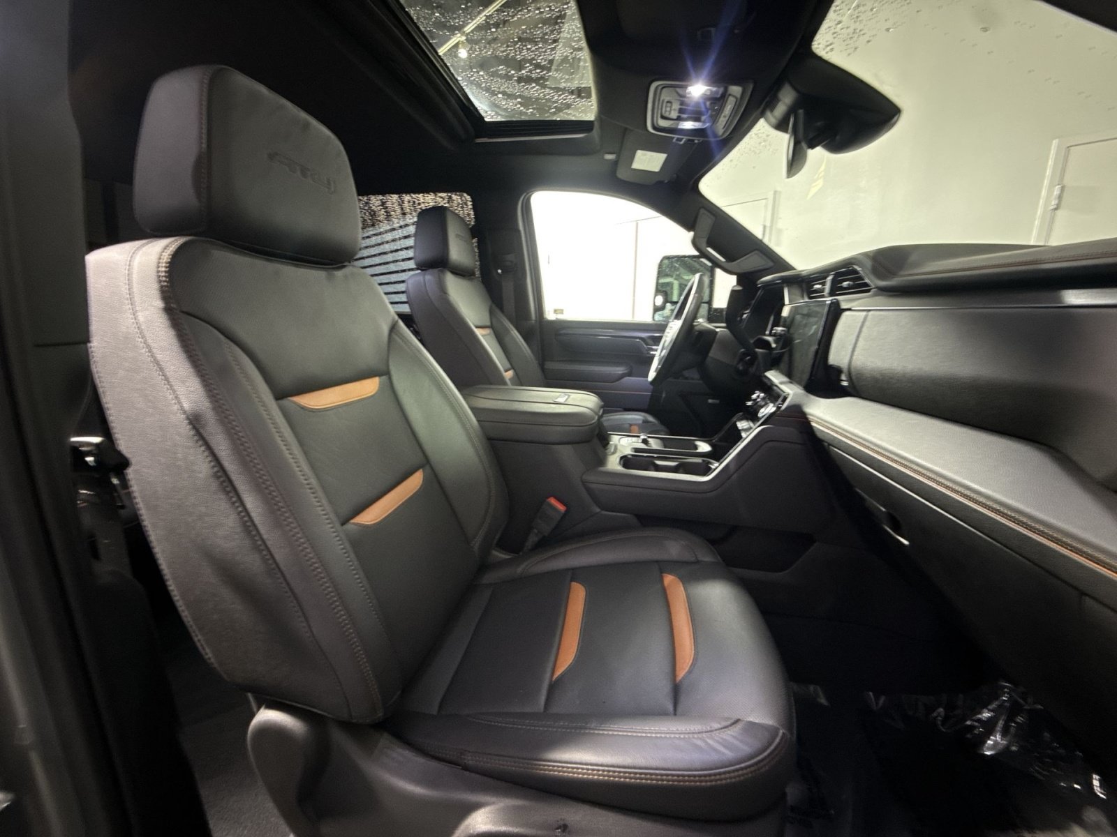 Used 2025 GMC Sierra 2500 AT4 w/ AT4 Preferred Package AWD/4WD image 29