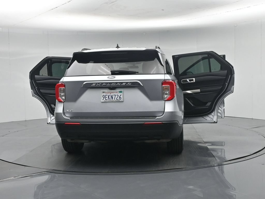 Certified 2022 Ford Explorer XLT RWD image 50