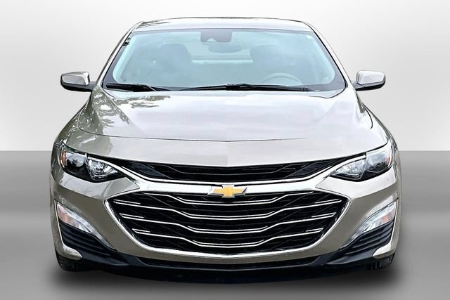 Used 2025 Chevrolet Malibu LT FWD image 2