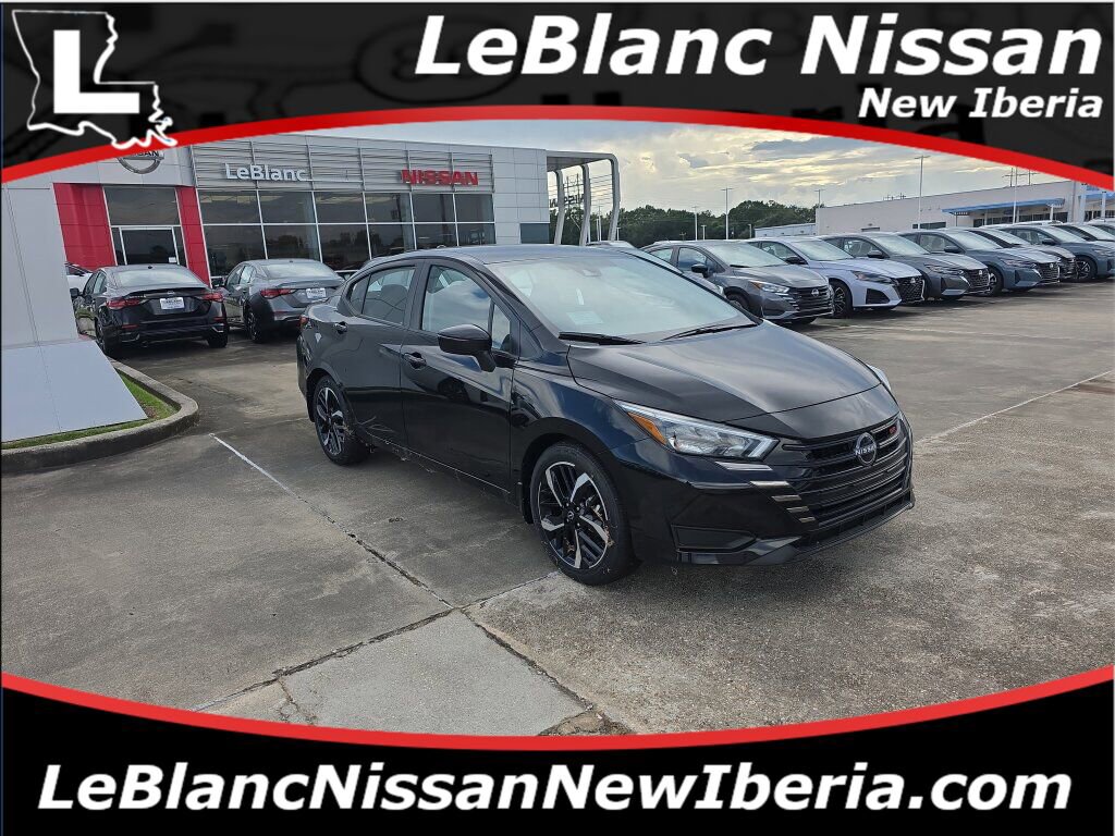 New 2025 Nissan Versa SR w/ Trunk Package