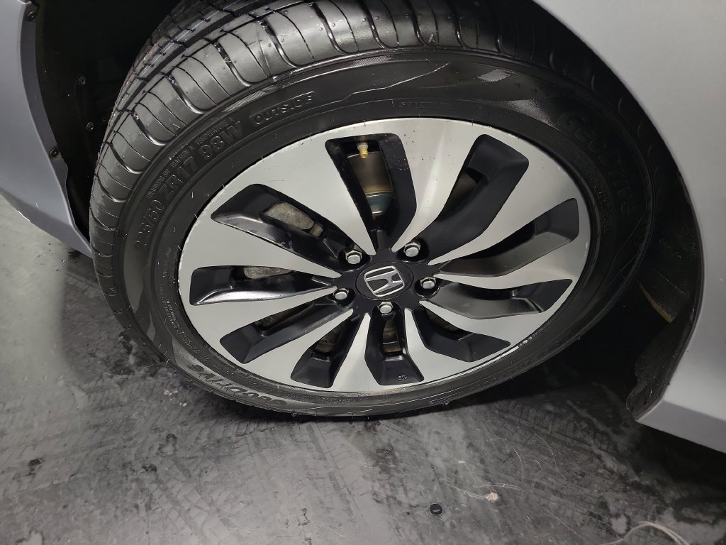 Used 2017 Honda Accord EX-L image 13