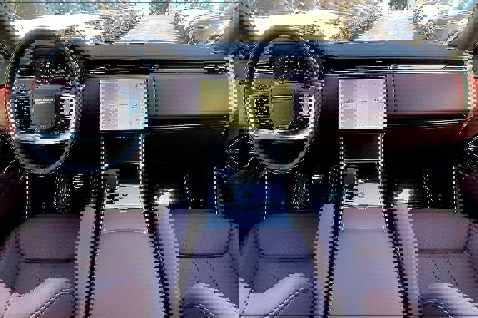 New 2026 Land Rover Range Rover SE image 8