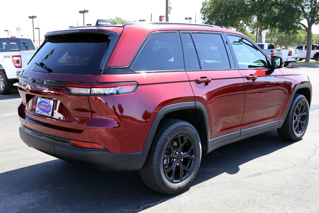 Used 2024 Jeep Grand Cherokee Altitude RWD image 11