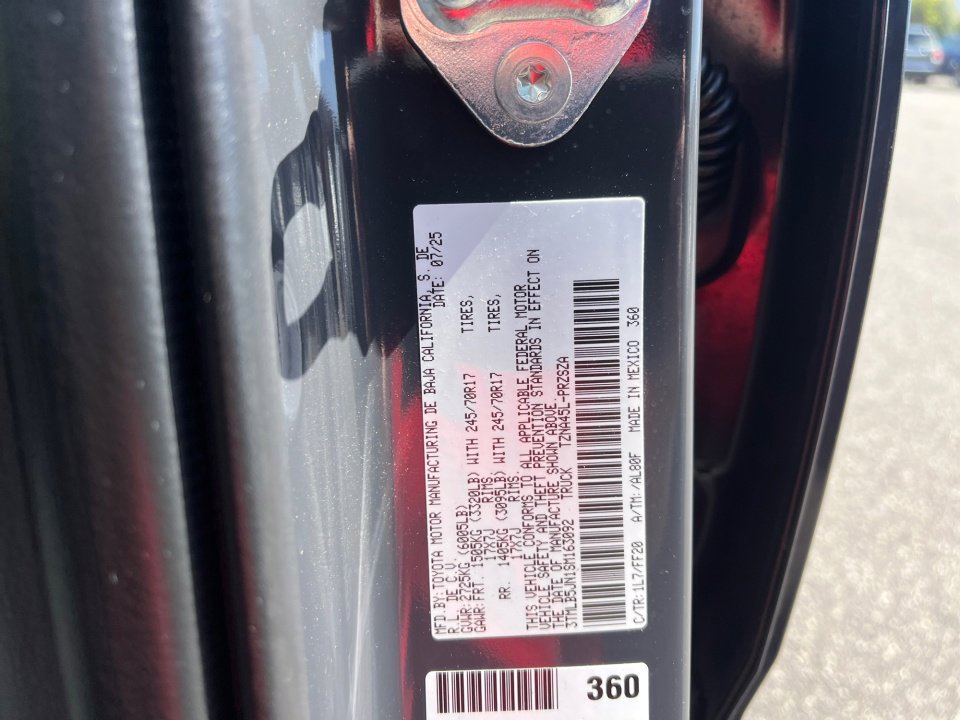 Certified 2025 Toyota Tacoma SR5 image 39