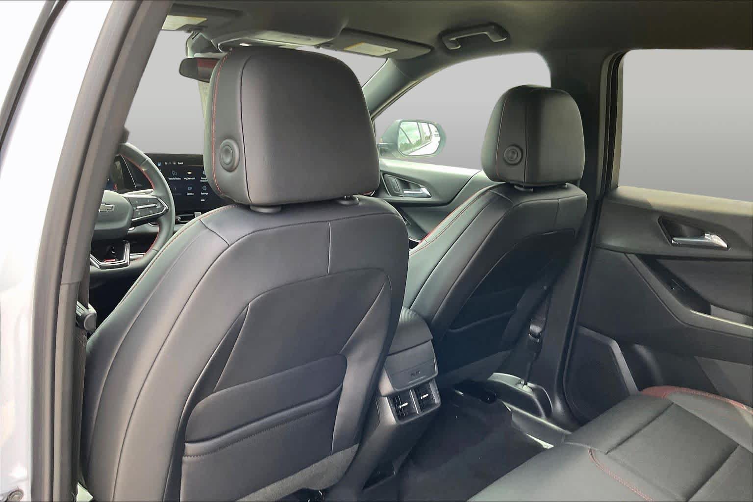 New 2027 Chevrolet Equinox RS FWD image 22
