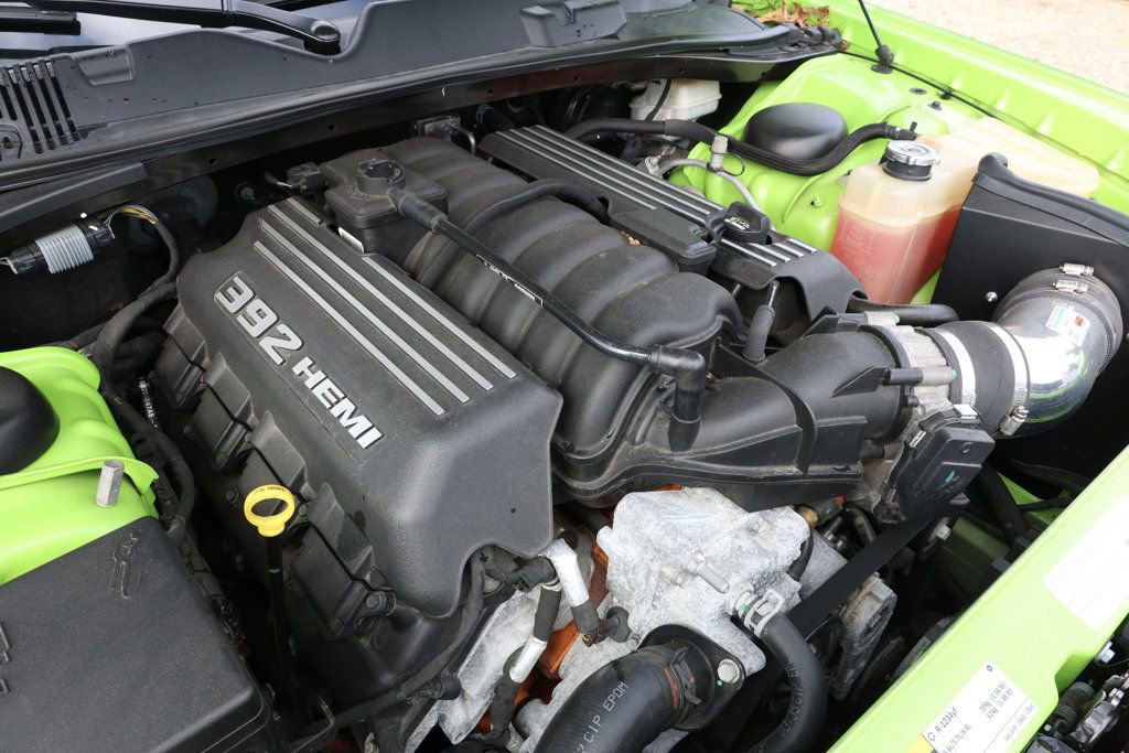 Used 2015 Dodge Challenger SRT w/ Technology Group image 26