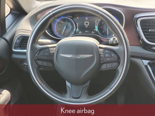 Used 2020 Chrysler Pacifica Limited image 37