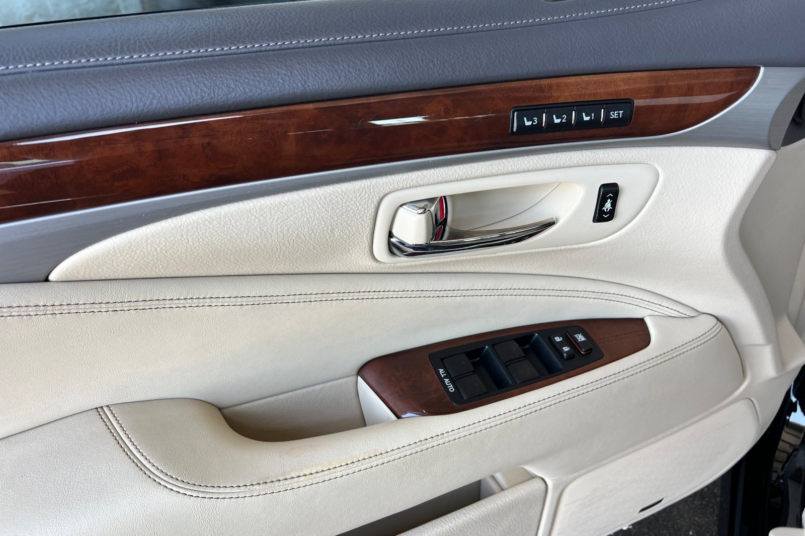 Used 2013 Lexus LS 460 460 image 11