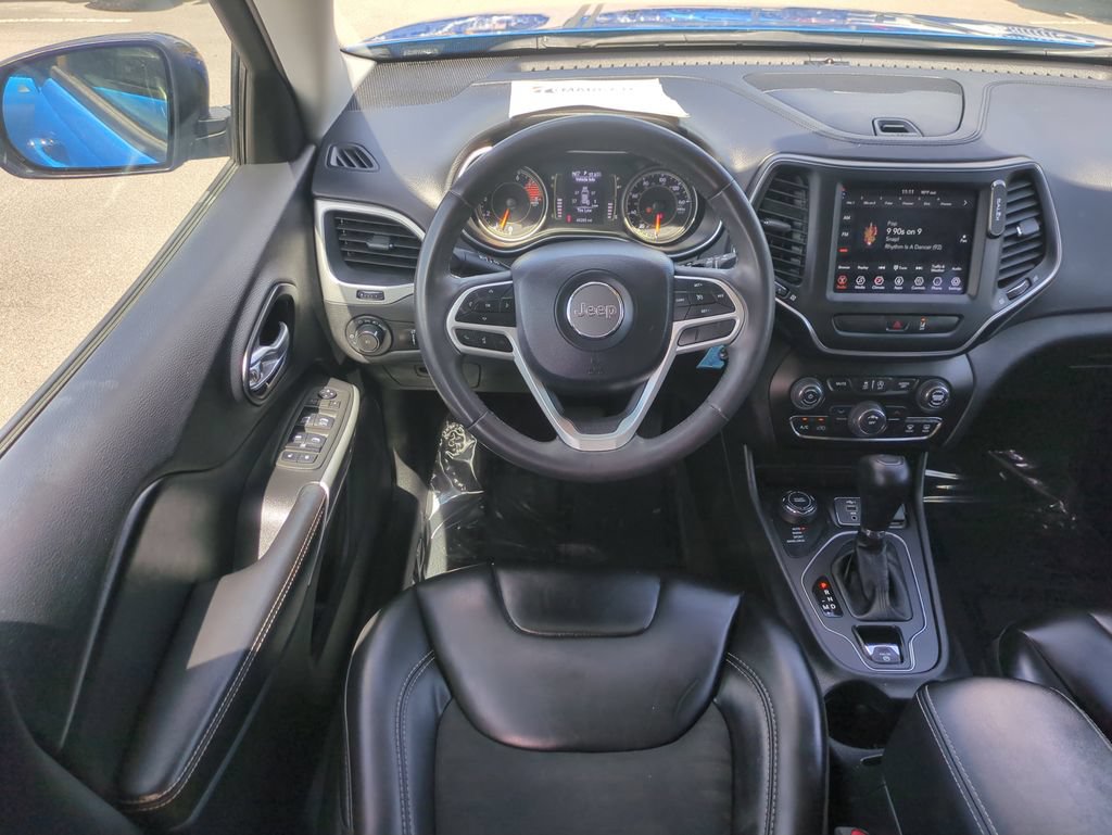 Used 2022 Jeep Cherokee Latitude AWD/4WD image 17
