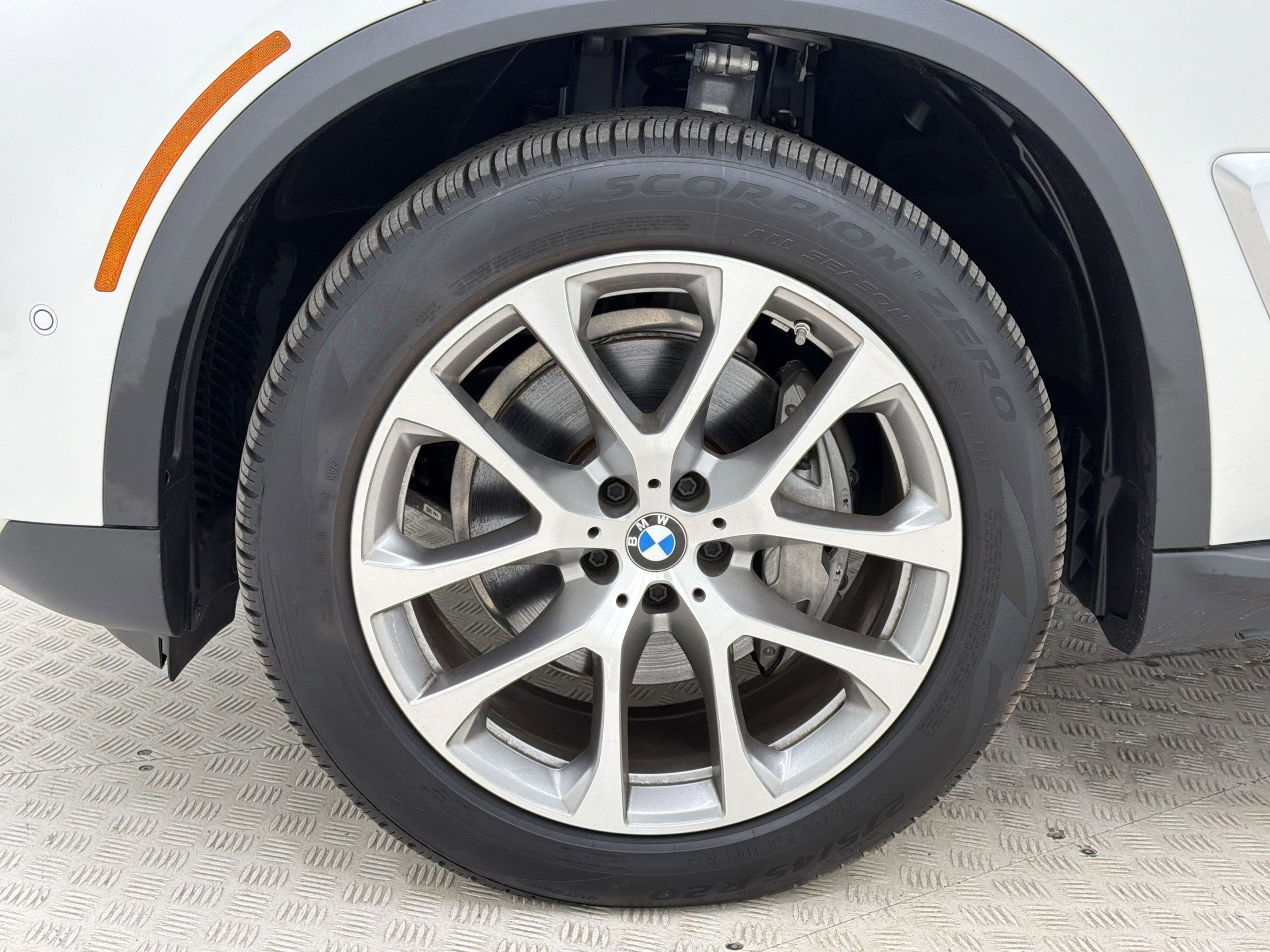 Used 2024 BMW X5 xDrive40i w/ Premium Package AWD/4WD image 12