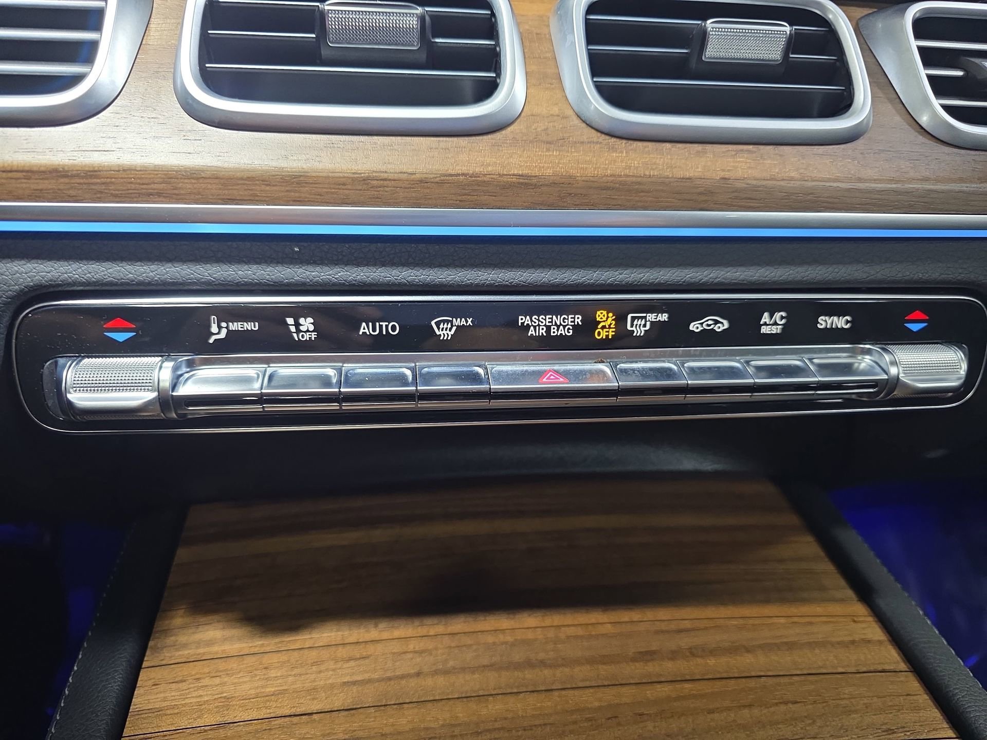 Certified 2025 Mercedes-Benz GLS 450 4MATIC image 24