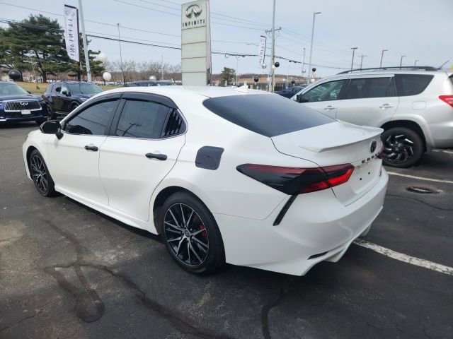 Used 2022 Toyota Camry SE w/ Cold Weather Package image 7
