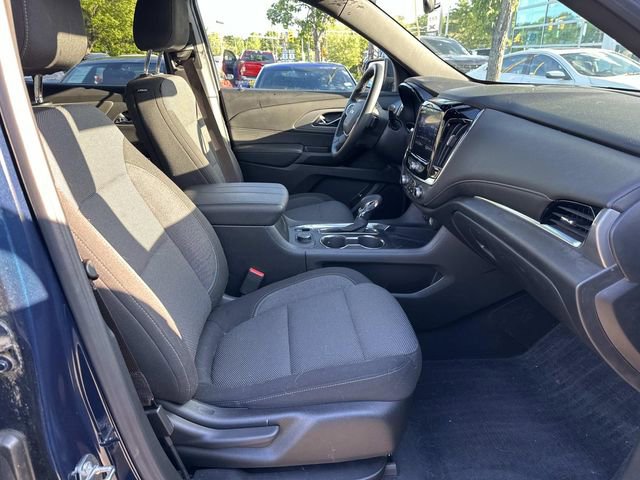 Used 2023 Chevrolet Traverse LT w/ LPO, Floor Liner Package AWD/4WD image 9