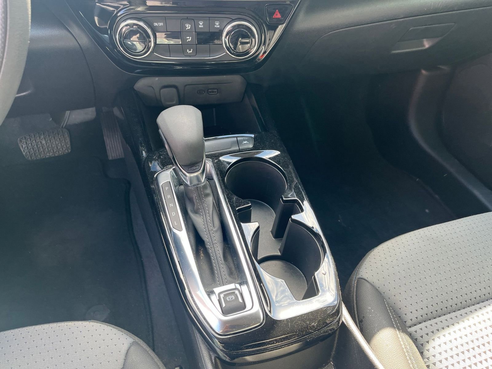 Used 2025 Chevrolet Trax LT image 40