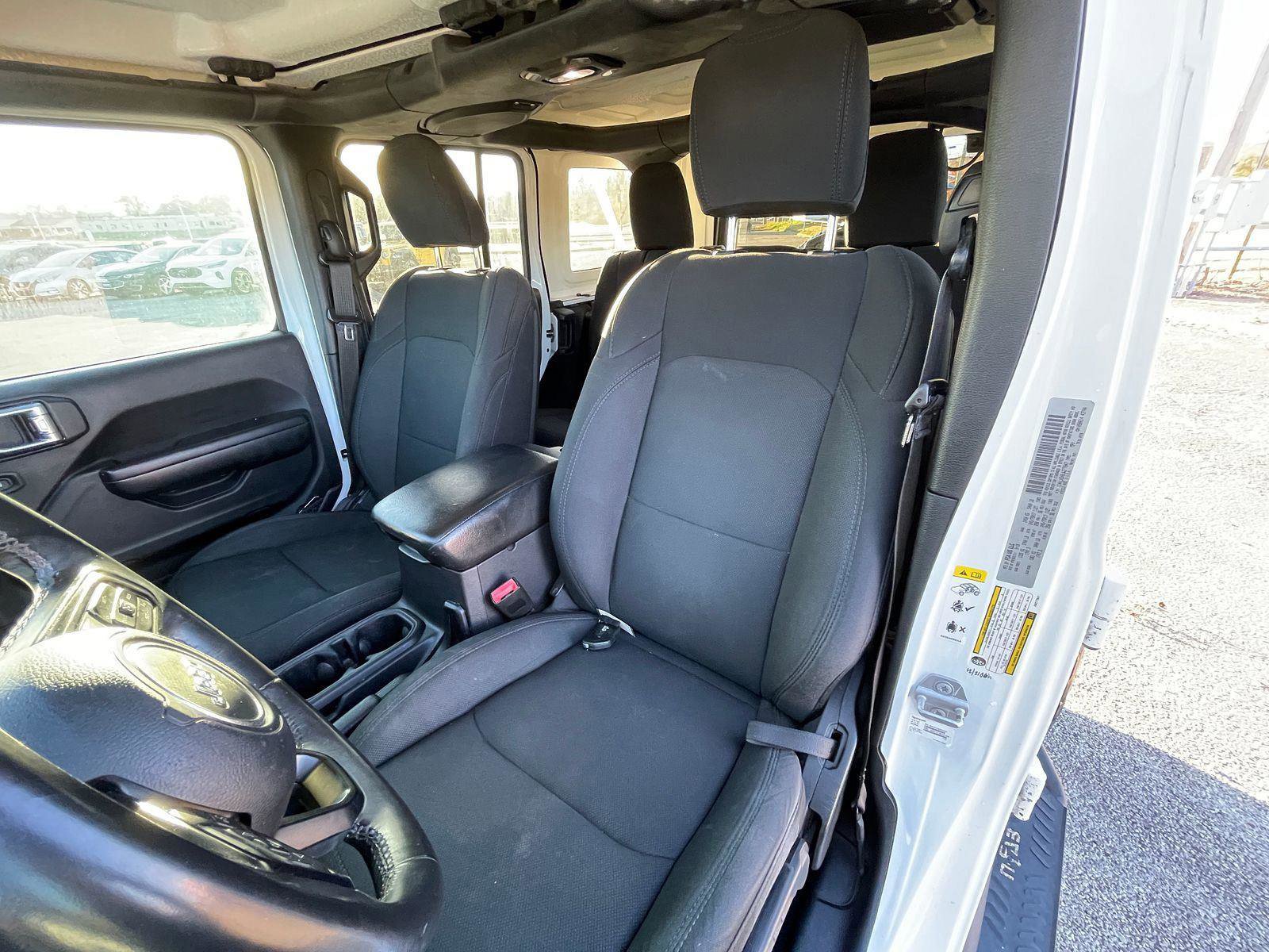 Used 2018 Jeep Wrangler Unlimited Sport S image 11