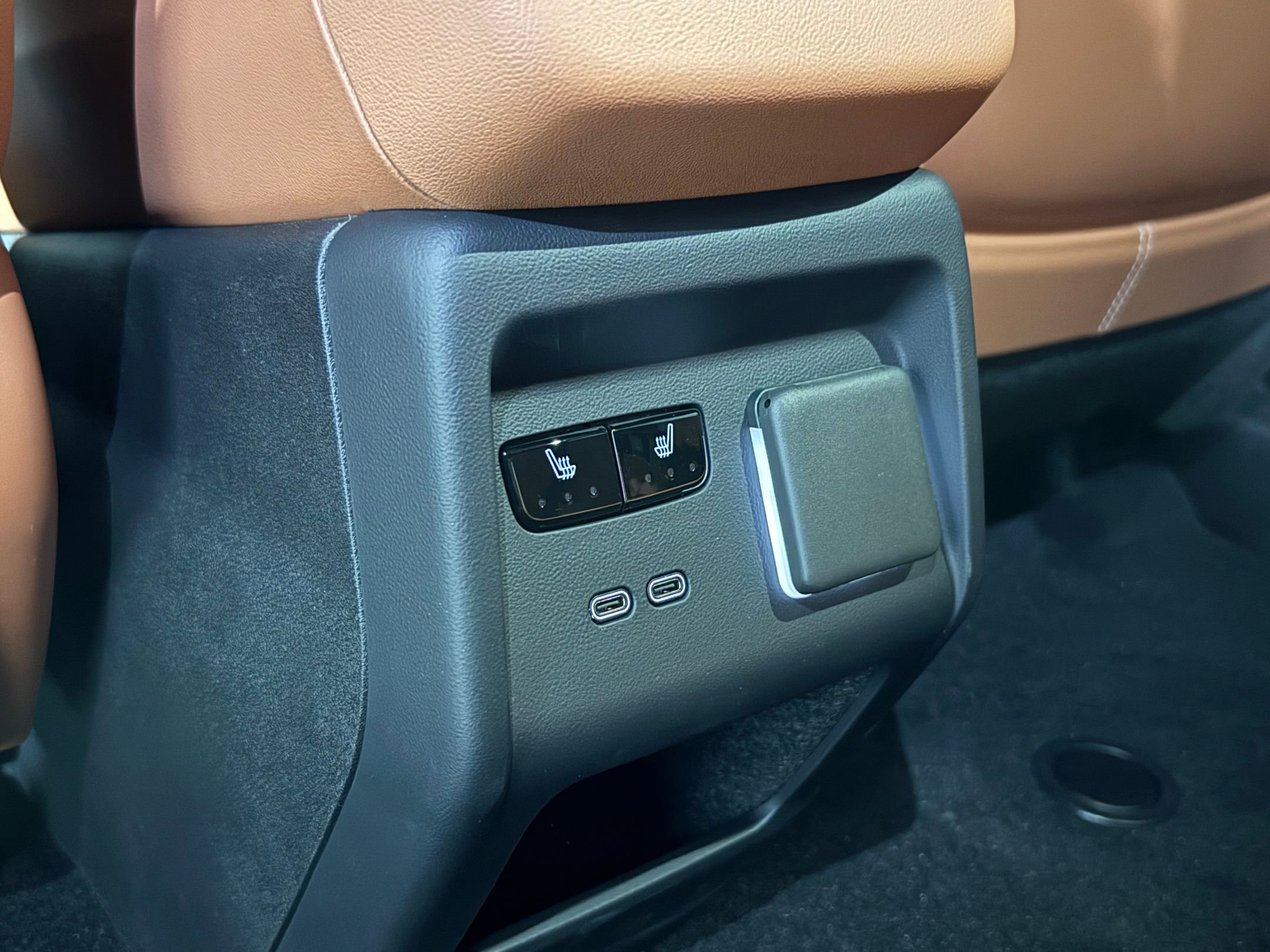 New 2026 Cadillac Optiq Luxury 2 image 43