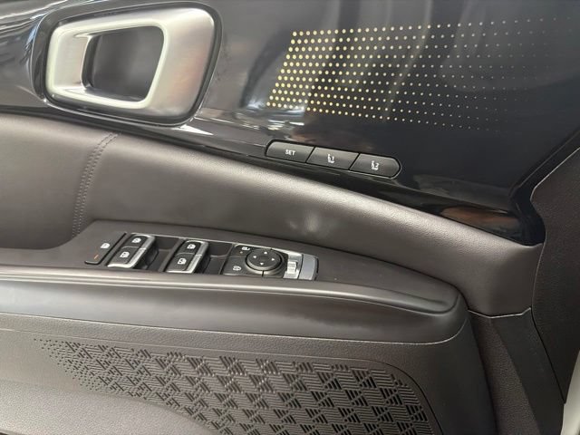 Used 2025 Kia Carnival SX Prestige FWD image 34
