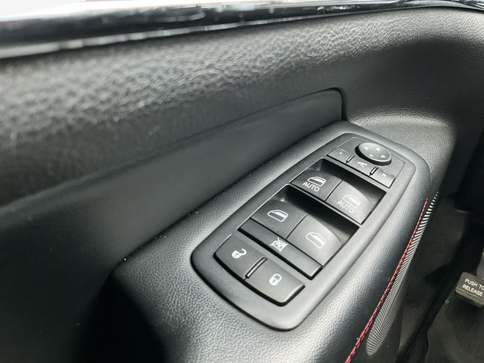 Used 2017 Jeep Grand Cherokee Trailhawk AWD/4WD image 18