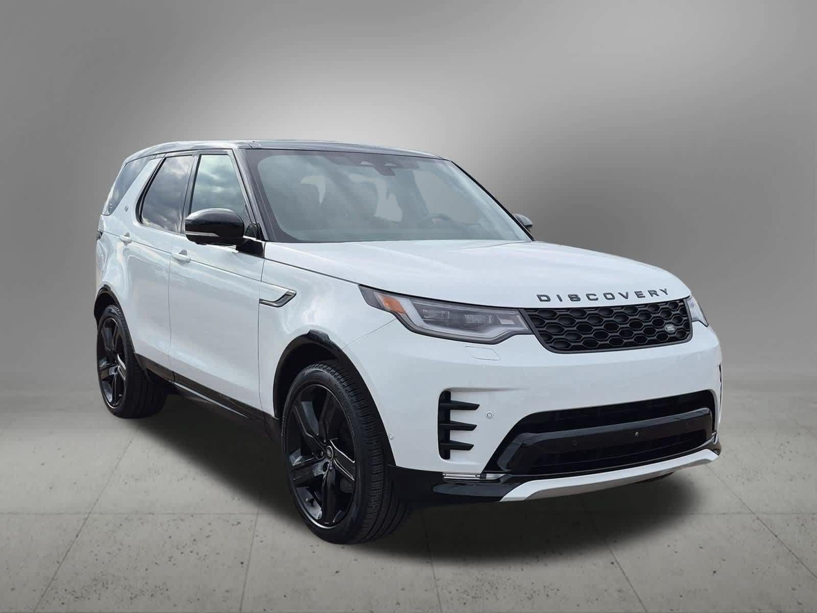 Certified 2025 Land Rover Discovery Dynamic SE AWD/4WD image 8