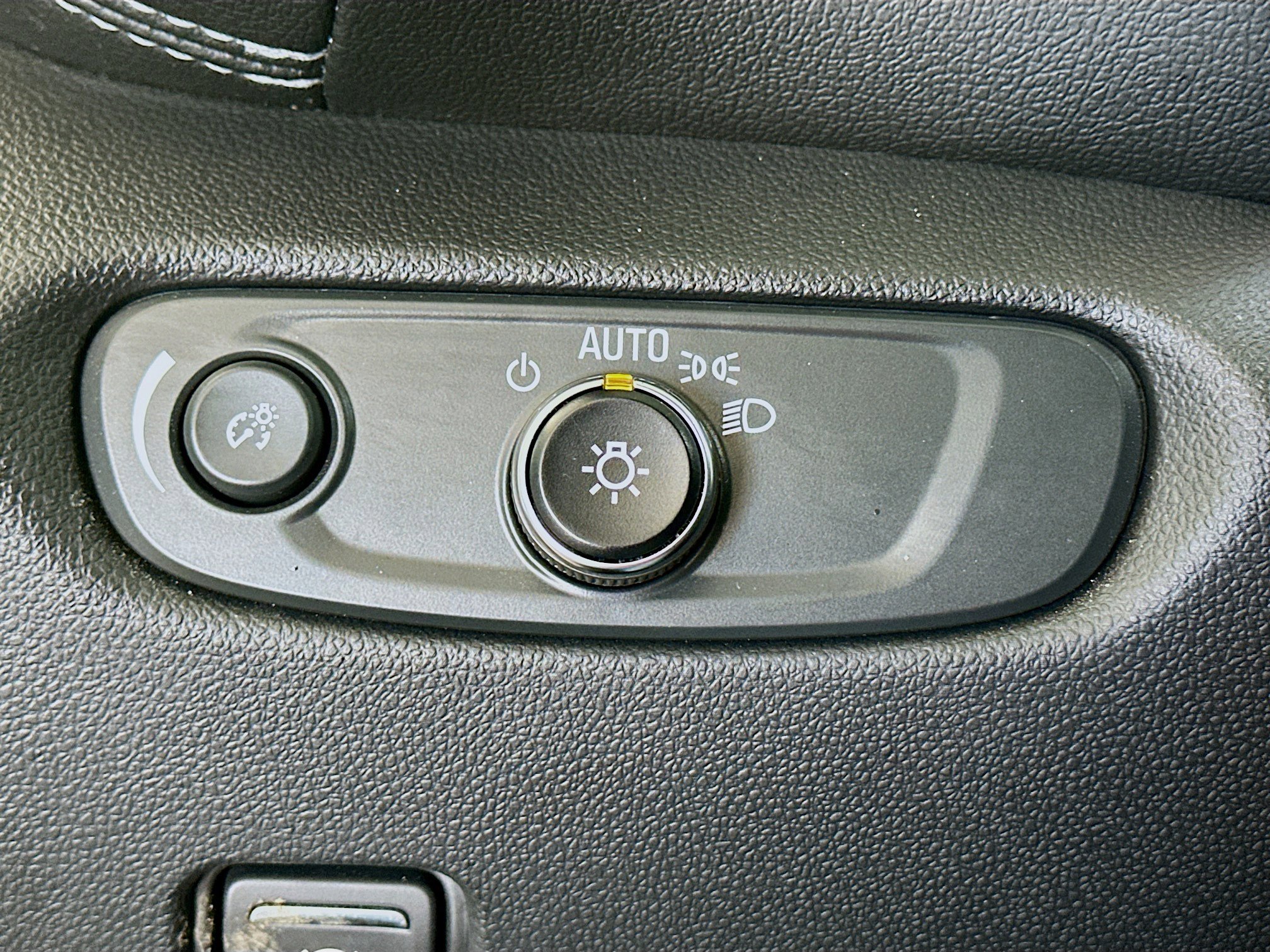 Used 2023 Chevrolet Blazer LT w/ Convenience Package image 17