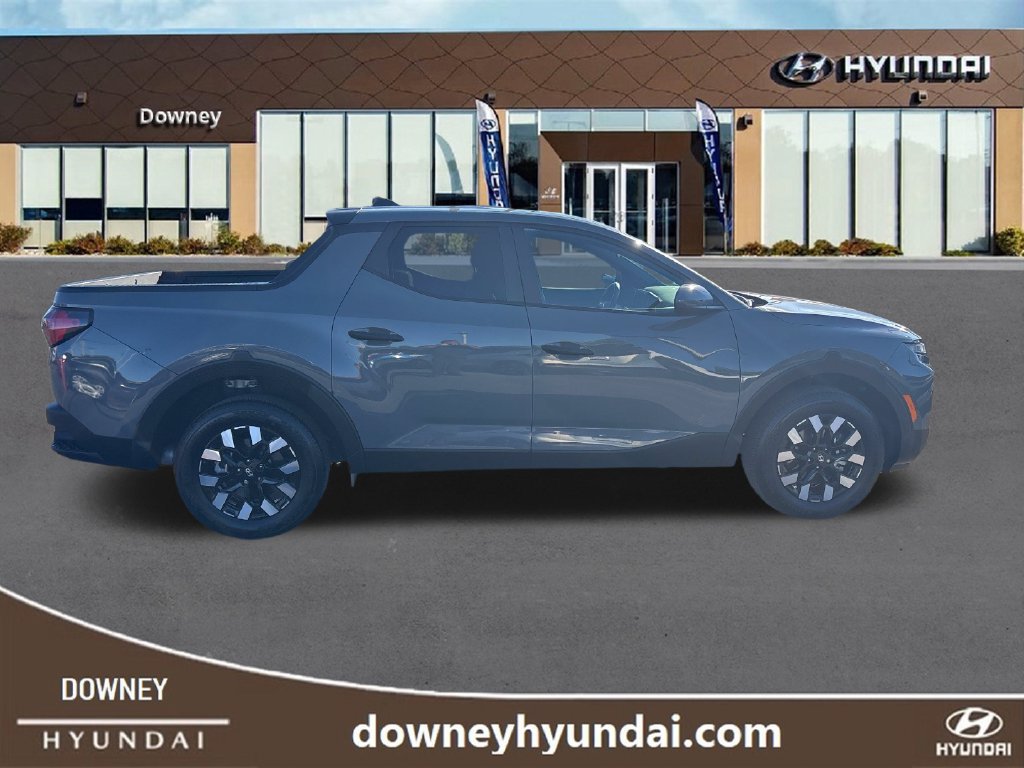 Used 2025 Hyundai Santa Cruz SE AWD/4WD image 6