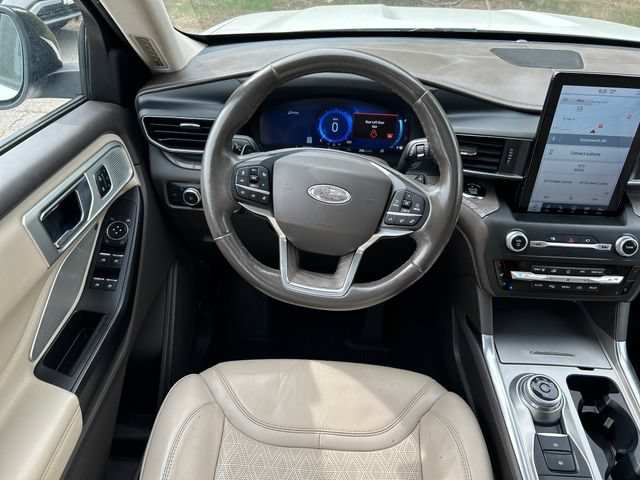 Used 2020 Ford Explorer Platinum w/ Premium Technology Package AWD/4WD image 18
