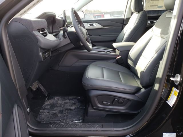 New 2026 Ford Explorer Active w/ Active Comfort Package image 17
