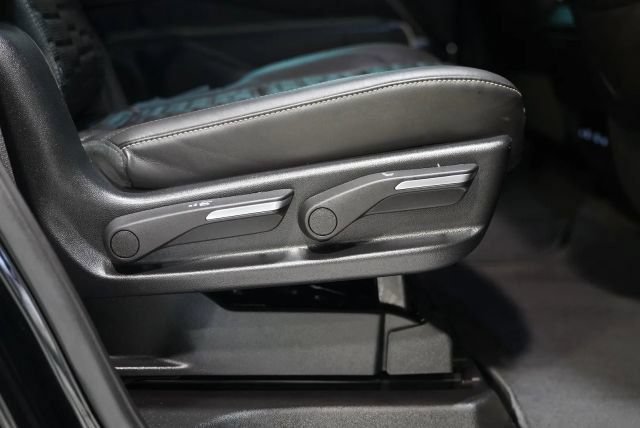 Used 2023 Cadillac Escalade V AWD/4WD image 52